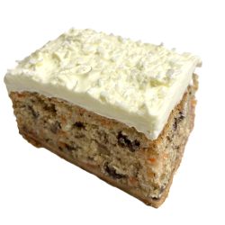 Saftiger Nusskuchen mit saftigen Rosinen  und einer Decke aus Creme.