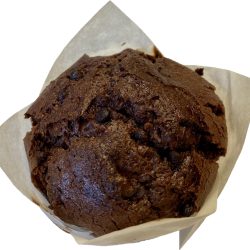 Luftig leckerer Schoko-Muffin mit extra vielen Schokotropfen. Eine schokoladige Versuchung.